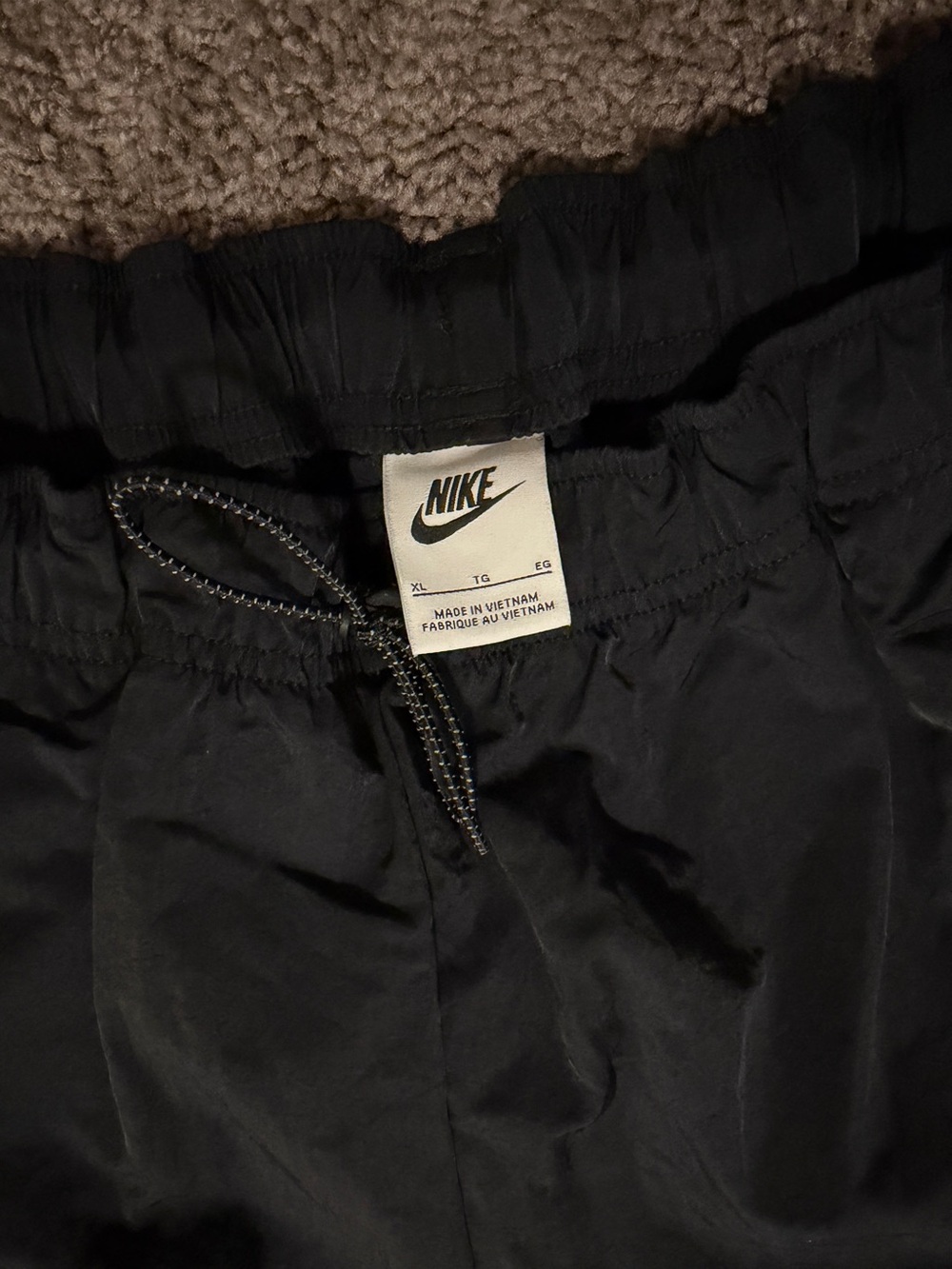 Nike Black Women's XL Cargo Nylon Woven Cargo Pants - Picture 5 of 5
